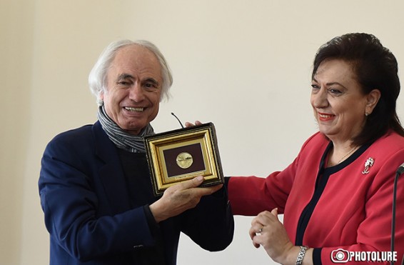 Տիգրան Մանսուրյանը պարգևատրվեց Սփյուռքի նախարարության Ոսկե մեդալով