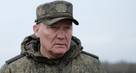 Дворников проверил боеготовность авиасоединения в Армении