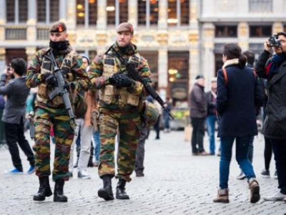 Փարիզում Էյֆելյան աշտարակի վրա ակցիայից հետո ձերբակալել են Greenpeace-ի 3 անդամների