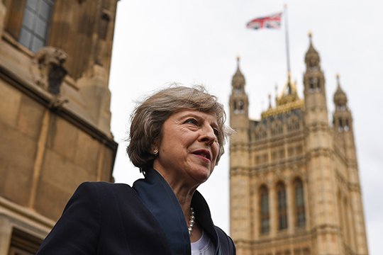 Մեծ Բրիտանիան անհամբերությամբ սպասում է Ֆրանսիայի նոր նախագահ Մակրոնի հետ աշխատանքը սկսելուն. Մեյ