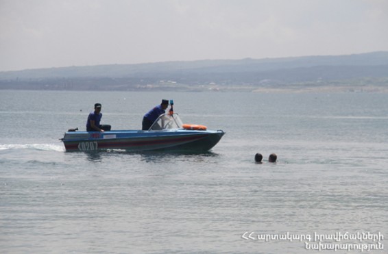 Ջրափրկարարները Սևանի ափից մոտ 50 մ հեռավորությունից դուրս են բերել Շ. Հ.-ին և Հ. Ս.-ին իրենց նավակներով