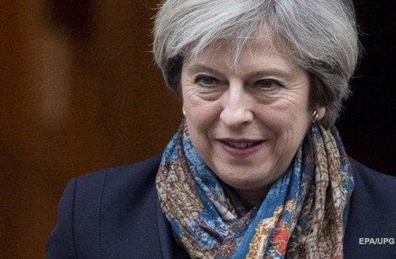 Մեյը հուսով է, որ բրիտանացիներն իրեն կօժտեն նույնքան զորեղ մանդատով, որպիսին ունի Մակրոնը