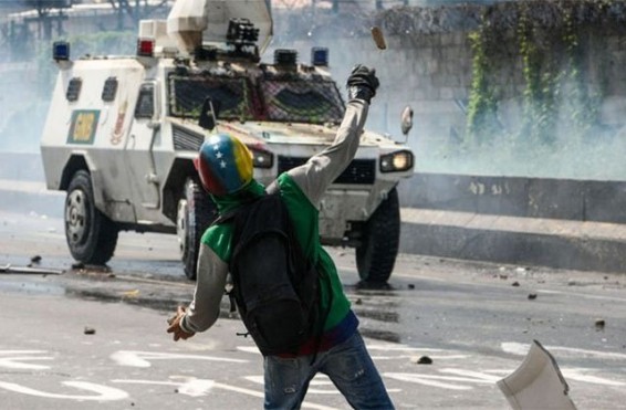 Կարակասում բողոքի ակցիաների ընթացքում տուժածների թիվը մեկ օրում հասել է 93-­ի