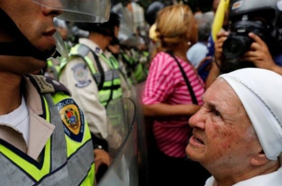 Վենեսուելայում տարեց բնակիչները փողոց են դուրս եկել` ի նշան բողոքի