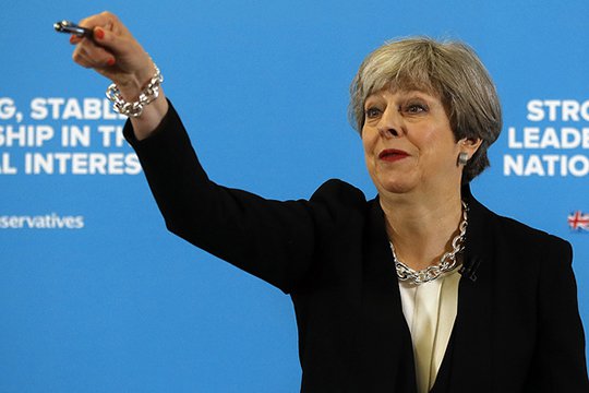 Թրամփն ինքն է որոշում՝ ում հետ կիսվել գաղտնի տեղեկատվությամբ. Մեյ