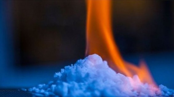 Китай сообщил о первой добыче газа из отложений горючего льда