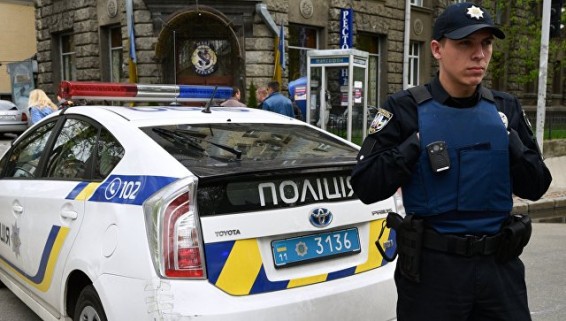 В Николаеве горит судно ВМС Украины
