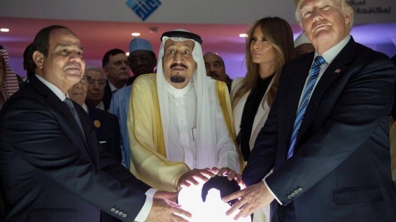 Неуклюжий вояж: приключения Трампа на Ближнем Востоке и в Риме