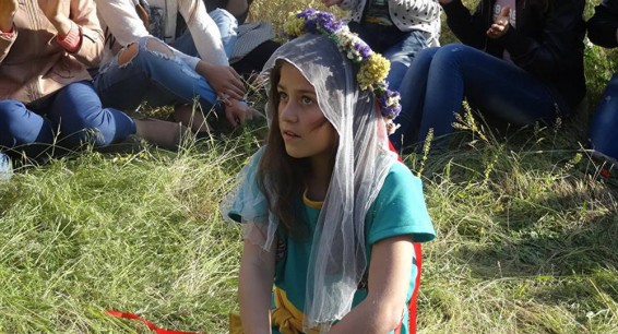 Праздник Джангюлум: сегодня девушки ходят по домам и поют песни