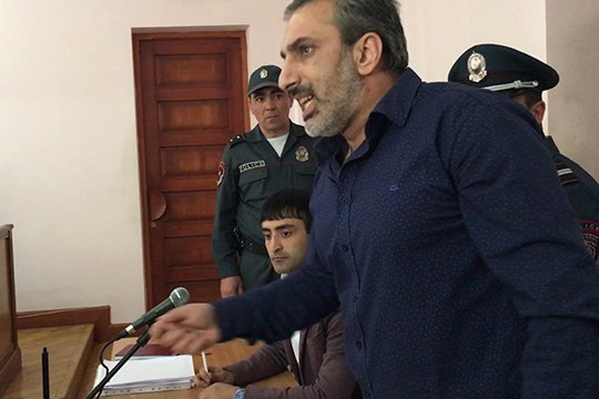 Դատախազը պահանջում է Արարատ Խանդոյանին դատապարտել 4 տարվա ազատազրկման