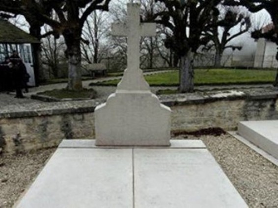 Ֆրանսիայում պղծել են Շառլ դը Գոլի շիրիմը