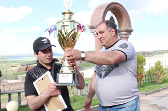 Դատապարտյալը ռեկորդ սահմանելու նպատակով 6 կգ կշռող կցագնդերը վեր է բարձրացրել 12 782 անգամ