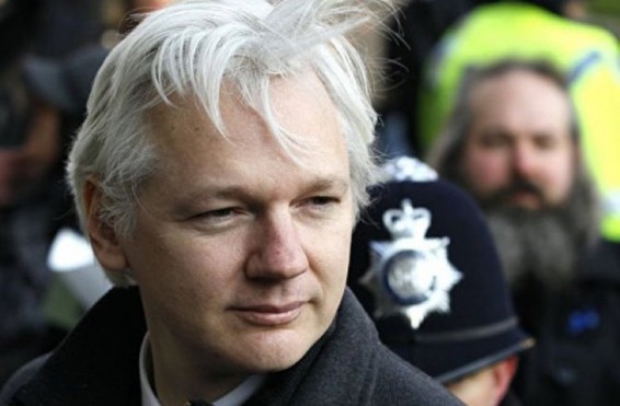 Ասանժը համաձայն չէ Էկվադորի նախագահի հետ, որն իրեն ցանցահեն է համարե