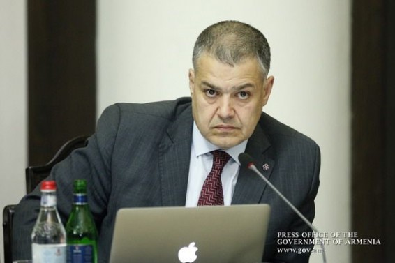 Ձեր վրա շատ մեծ բեռ ունեք. վարչապետը՝ Դավիթ Հարությունյանին