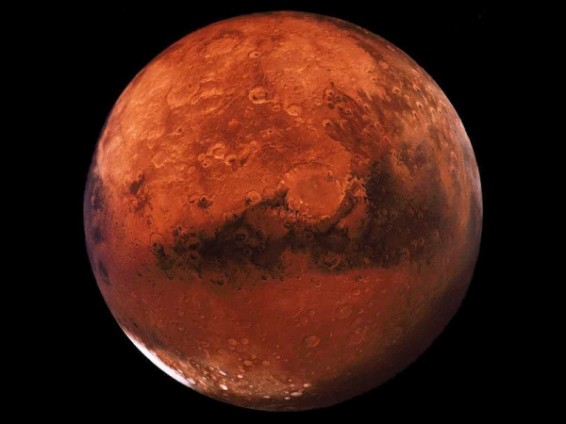 Спутник HiRISE сфотографировал на Марсе огромную дыру