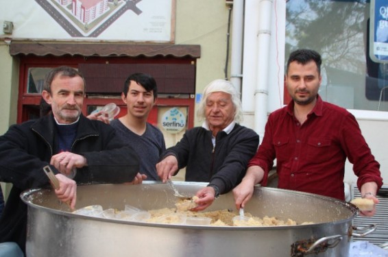 Թուրքական սերիալներից մեկի երկրպագուները հոգեհաց են բաժանել ֆիլմում մահացած դերասանի համար