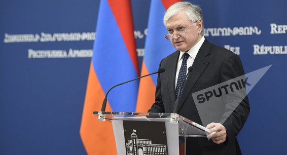 Глава МИД Армении посетит Рим