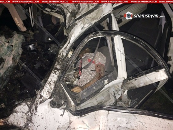 34-ամյա վարորդը բեռնատարով մխրճվել է Cհrysler-ի մեջ. վերջինիս վարորդի դին ավտոմեքենայից դուրս են բերել փրկարարները