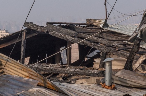 Երեկ ուժեղ քամու հետևանքով վնասվել են տանիքներ, շրջվել՝ ծառեր