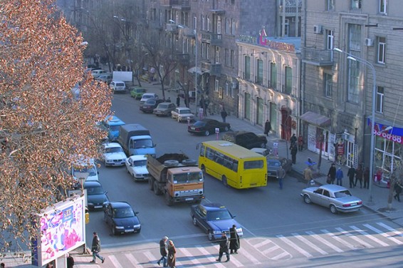 На одном из перекрестков Еревана изменится организация дорожного движения