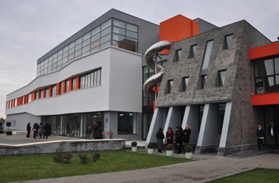 «Այբ» դպրոցի բակում օձեր են հայտնաբերվել