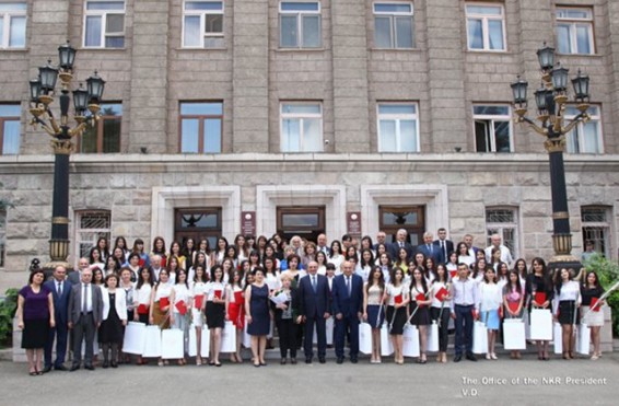 Հանդիսավոր արարողություն Արցախի Հանրապետության Նախագահի նստավայրում