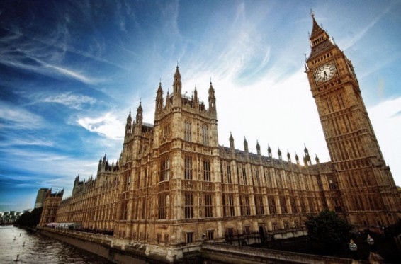 Մեծ Բրիտանիայի պահպանողականները զրկվել են խորհրդարանական մեծամասնությունից