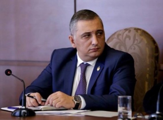 Նման «վերլուծաբանները» մեր հասարակությունում փոքրամասնություն են կազմում