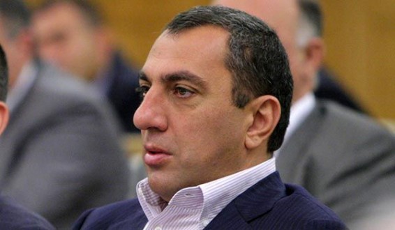 Սամվել Ալեքսանյանն առաջ է մղում քրոջ որդուն