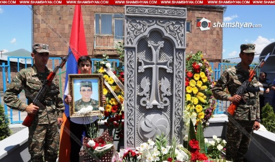 Photo. Կոտայքի մարզի Կամարիս գյուղում տեղի ունեցավ 19-ամյա հերոսի հուշաղբյուր-խաչքարի բացումը