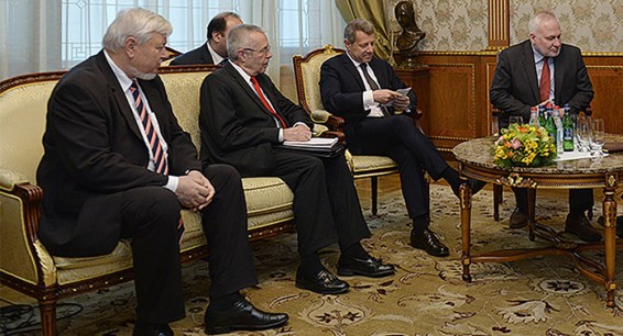 Налбандян призвал сопредседателей МГ ОБСЕ выйти за рамки заявлений