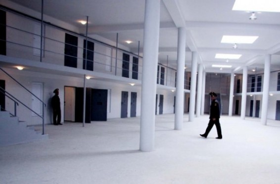 19-ամյա դատապարտյալին վիրահատել են և աղիներից հեռացրել 3 գդալի պոչ և 1 եղունգկտրիչ