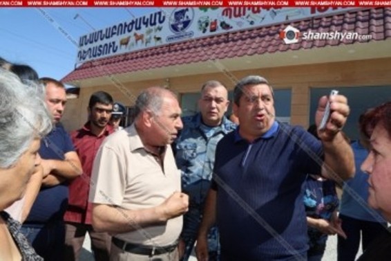 Փարաքարում գյուղացիները փակել են ճանապարհը