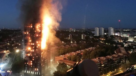 Переговоры о брексите могут отложить из-за пожара в Лондоне