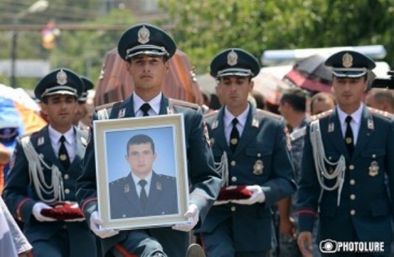 «Ես չեմ ուզում ոչ մի ծնող, ոչ մի մայր էս ցավը զգա». ասում է ՊՊԾ գնդի տարածքում սպանված Յուրի Տեփանոսյանի մայրը