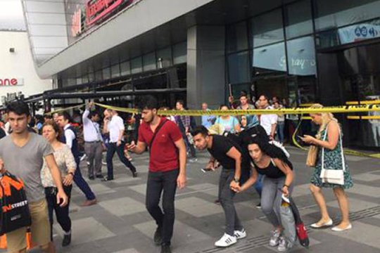 Ստամբուլի առևտրի կենտրոններից մեկում ռումբի մասին ահազանգ է ստացվել