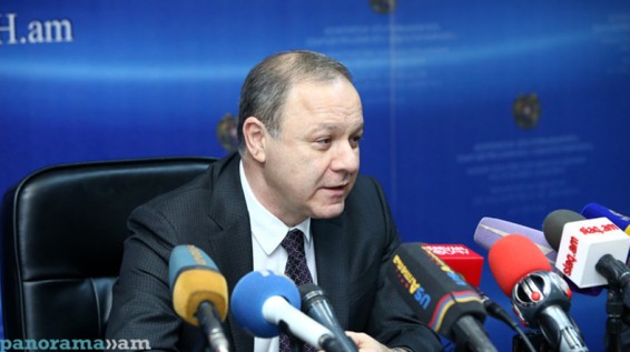 Глава Минздрава Армении Л. Алтунян: Если бы я всех призывал бросить курить, рядом со мною никого бы не осталось