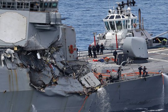 Ամերիկյան ականակիրը բախվել է իրենից 3 անգամ մեծ ֆիլիպինյան բեռնանավի. կա 7 անհետ կորած