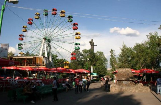 Ձերբակալություն՝ «Հաղթանակ զբոսայգում»