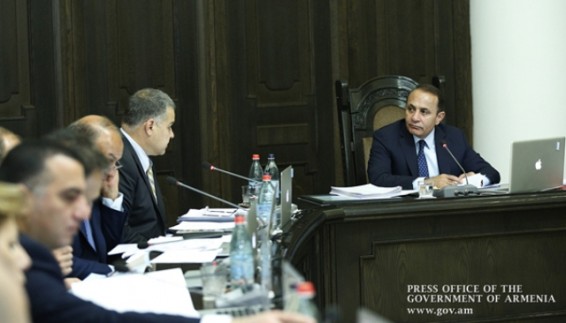 Վարչապետը հանձնարարեց շաքարավազի, ալյուրի, ձեթի, բանանի և այլ ապրանքների ներմուծման ուղեցույցներ մշակել