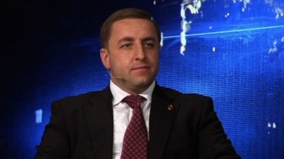 Video. Կարեն Ավագյանը խայթեց «Ելք»-ին. Արա Բաբլոյանը ստիպված էր միջամտել եւ լռելու կոչ անել