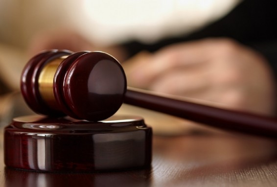 Երկու երեխայի մահվան մեջ մեղադրվող բժշկուհի Անահիտ Պետրոսյանը դատապարտվեց երեք տարվա ազատազրկման