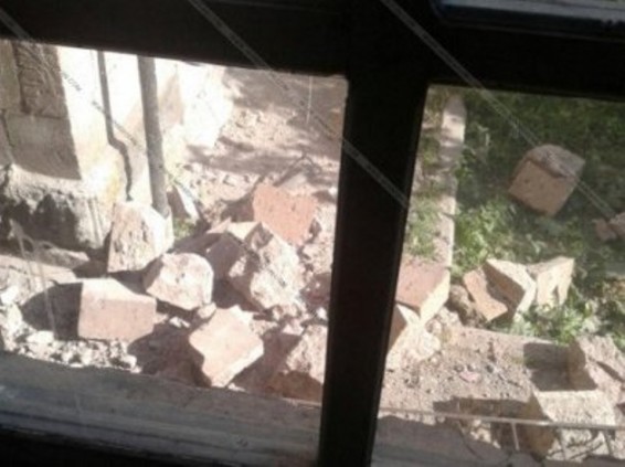 Արթիկում վթարային, փլուզվող շենքի բնակիչների բնակվարձի գումարը կտրամադրի մարզպետարանը