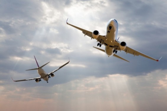 Մոսկվա մեկնած երկու ինքնաթիռ հայտնվել է կայծակի հարվածի տակ