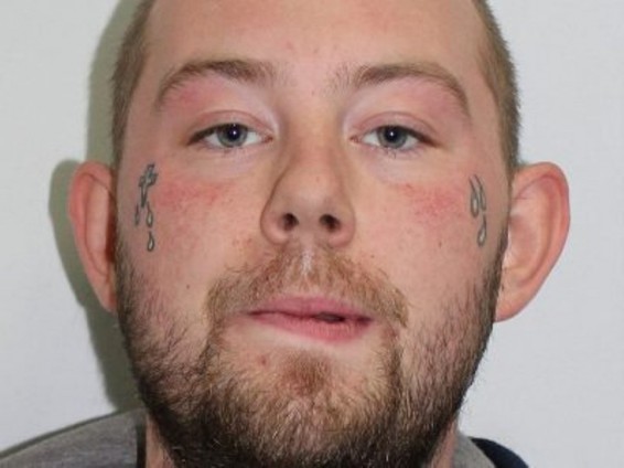 Լոնդոնում տղամարդը ծծմբաթթու է լցրել երկու մարդու վրա՝ ատելության հողի վրա