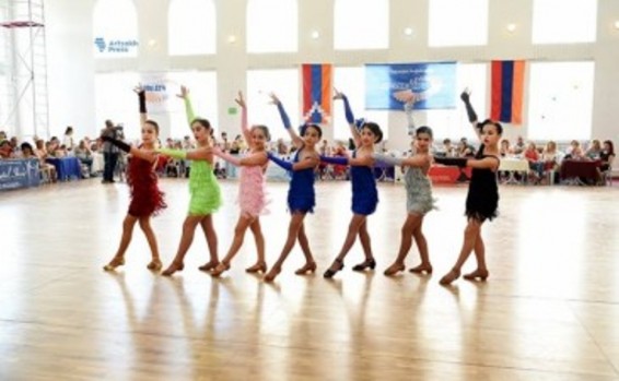 Ստեփանակերտում ընթանում է ԱՀ սպորտային պարերի բաց առաջնություն