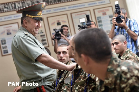 Բանակը հեշտ ծառայության վայր չի. Մովսես Հակոբյանը՝ նորակոչիկներին