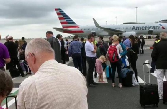 Մանչեսթերի օդանավակայանի տերմինալներից մեկի ուղևորները տարհանվում են