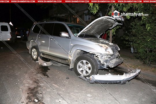 Երևանում բախվել են Toyota Land Cruiser Prado-ն, Volkswagen-ն ու ոստիկանական գազելը. shamshyan.com