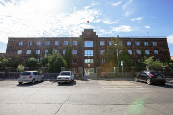 ՊՊԾ գունդը զավթելու մեջ մեղադրվողներից Խ. Գիչյանին դատարանից տեղափոխեցին հիվանդանոց. նիստը հետաձգվեց